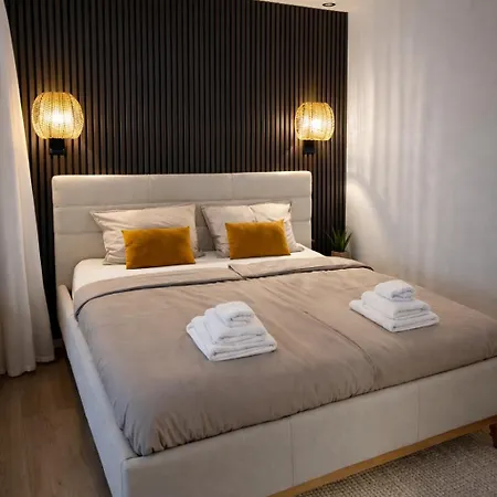 Keleia Nova Vas Design