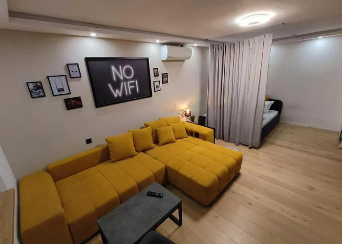 Keleia Nova Vas Design